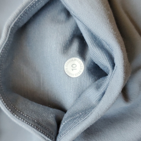 Lululemon Align High-Rise Crop Twist Waist Legging 23" Crop in Chambray - Picture 3 of 3